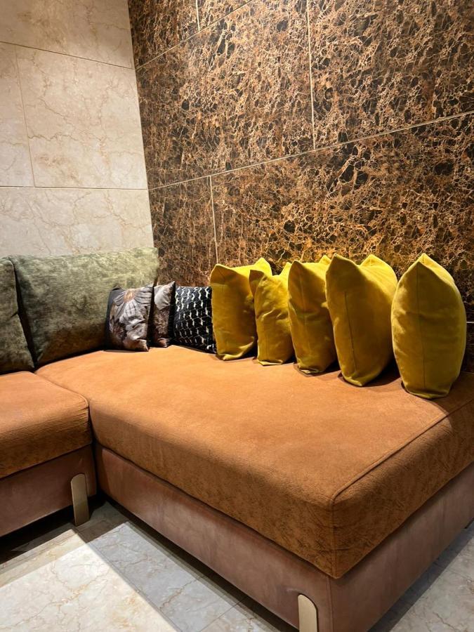 Divine Studios Rajouri Garden New Delhi Exterior photo